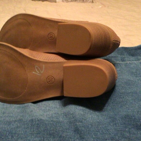 Universal Thread Brown Side Cut Out Booties Size 10 - Picture 4 of 4